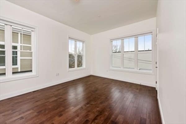 Building Photo - 160 Clark St