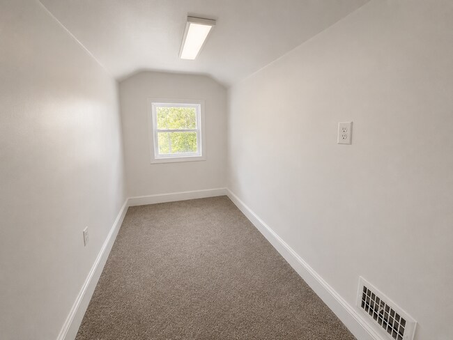 Building Photo - 16837 Winthrop St