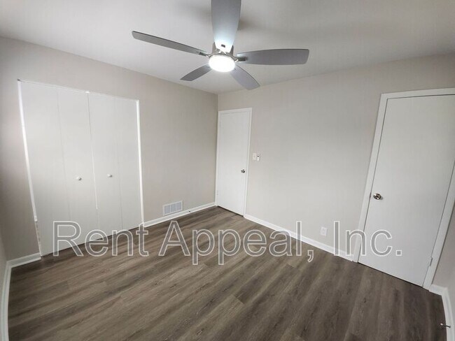 Building Photo - 5370 Longmeadow Ln