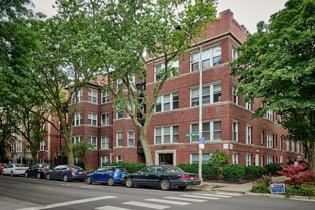 Primary Photo - 6834 N Ashland Blvd