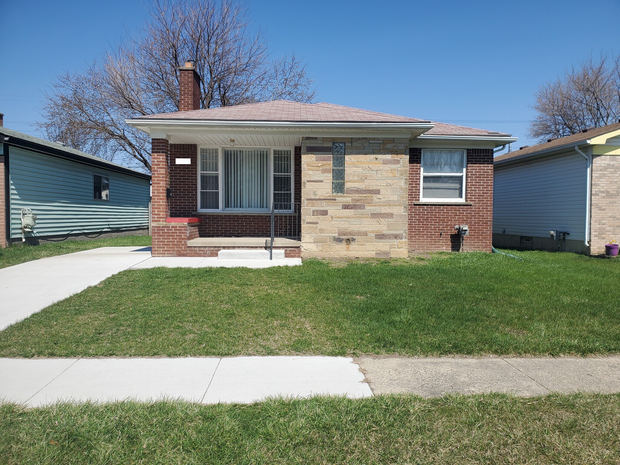 Building Photo - 17467 Roseville Blvd