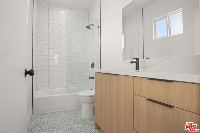 Building Photo - 1709 Burnside Ave