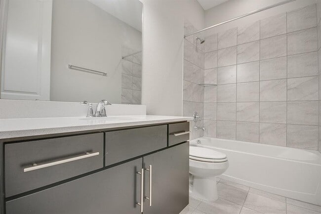 Building Photo - 14619 Birchwood Falls Trail