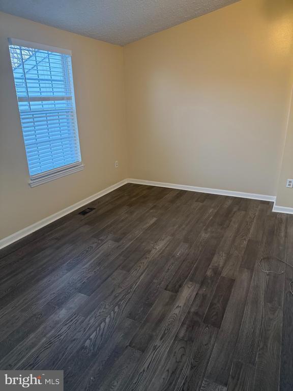 Building Photo - 8910 Pembrook Woods