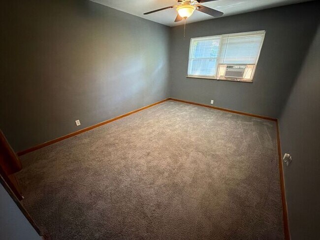 Building Photo - Charming 2-Bedroom First-Floor Apartment with Basement