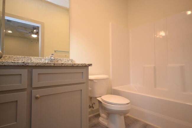 Building Photo - 3925 Overbrook Dr