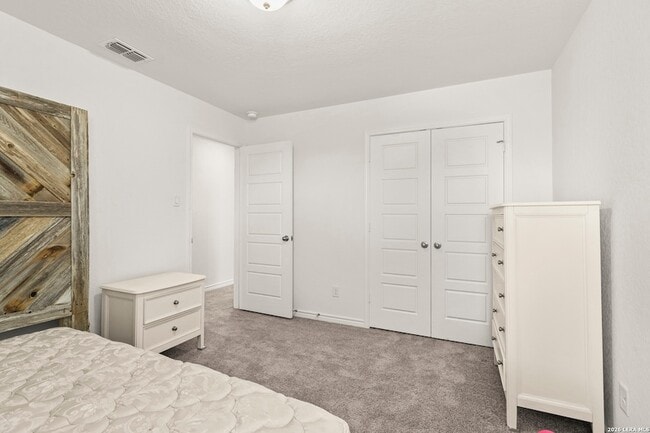 Building Photo - 355 Deer Crest Dr