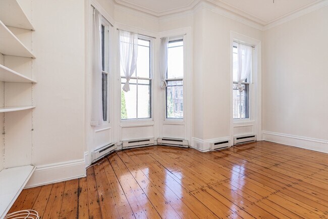 Building Photo - 75 Chandler St