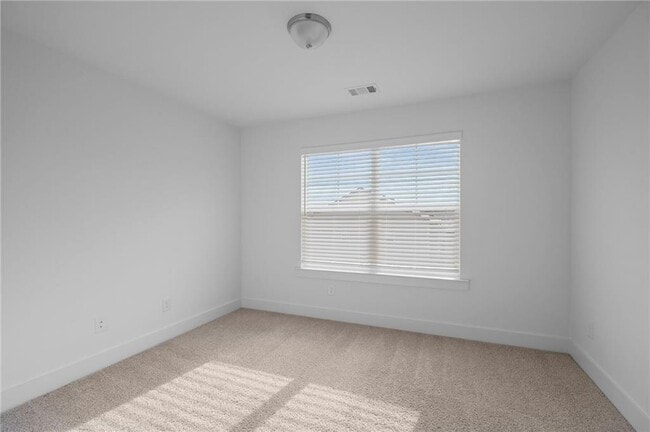 Building Photo - 1815 Edgehill Dr