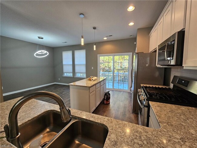 dining area - 1104 Prosperity Ct