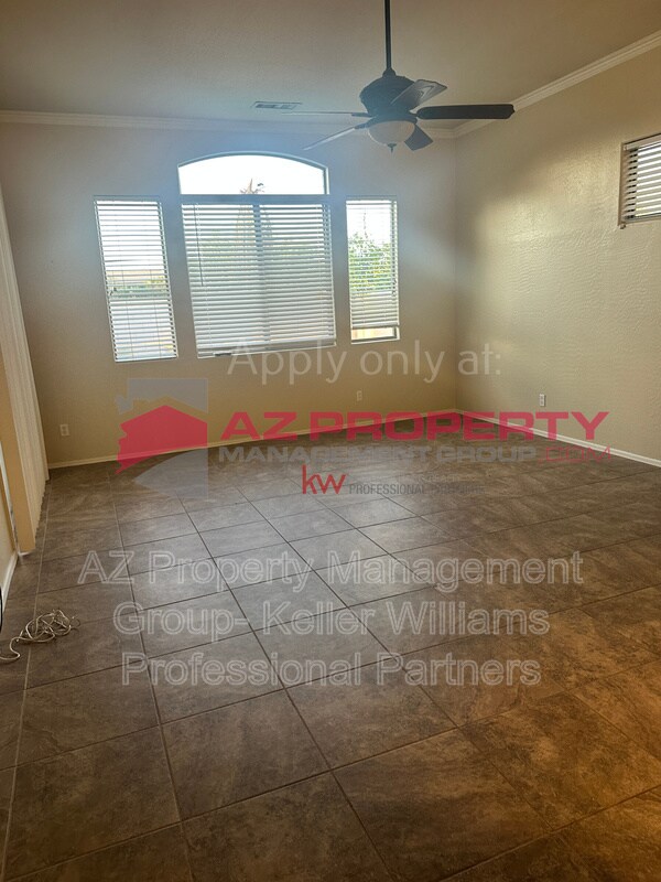 Building Photo - 16802 W Tonbridge St