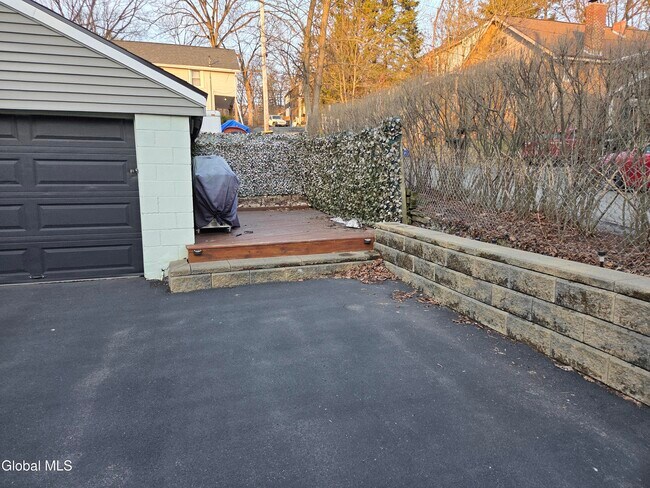 Building Photo - 669 Pawling Ave