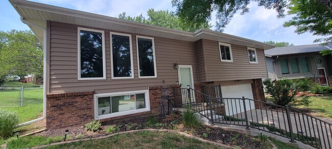 Building Photo - 5208 Ascot Cir