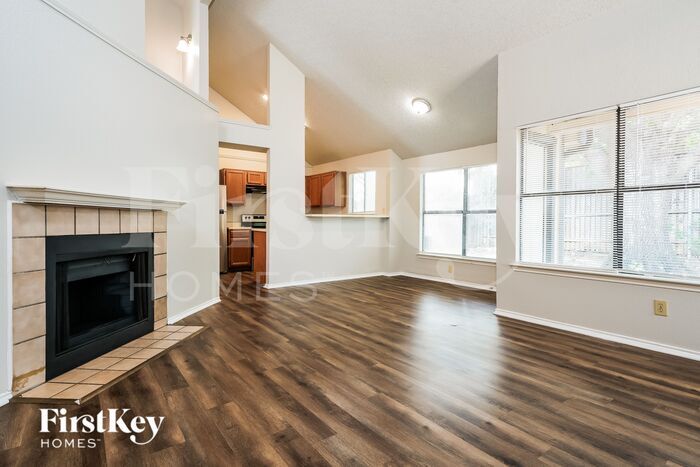 Building Photo - 922 Ramblewood Dr