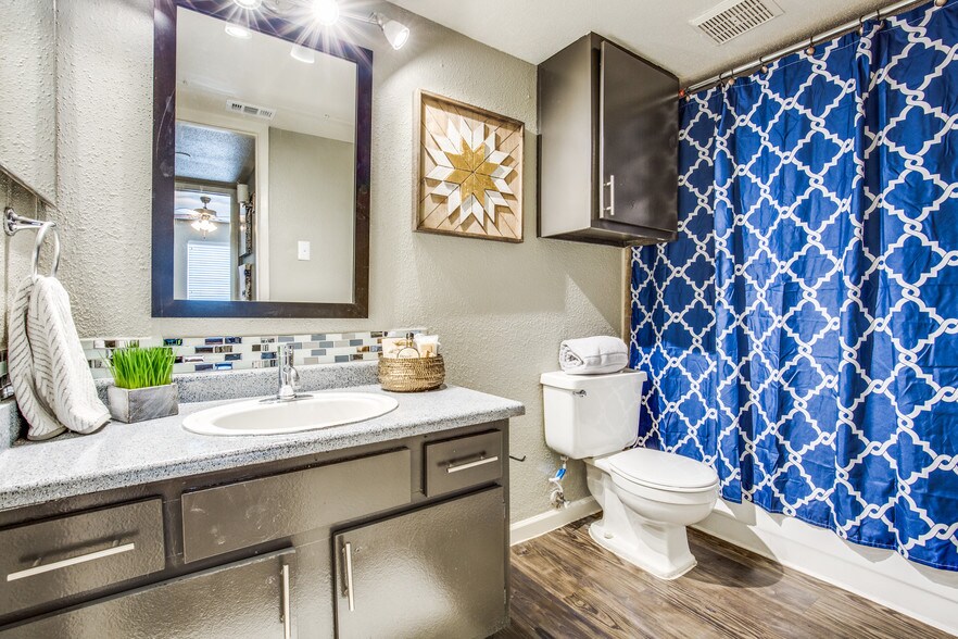 The Selena 250 Uvalde Rd Houston TX 77015 Apartment Finder