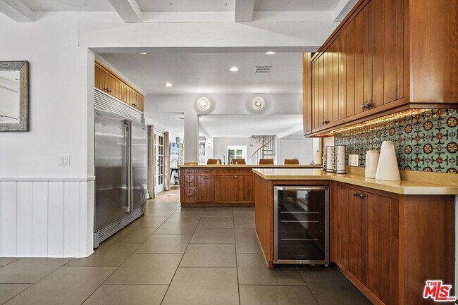 Building Photo - 23057 Sylvan St