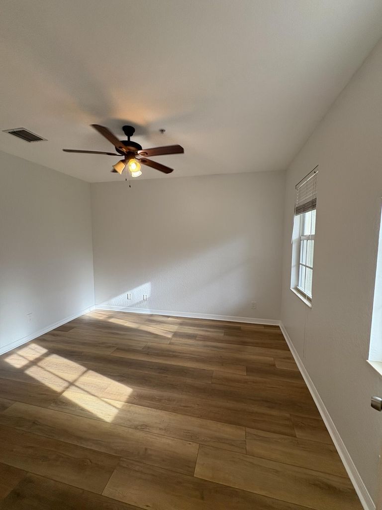 Building Photo - 129 E Bay Cedar Cir