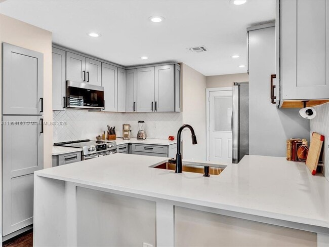 Building Photo - 2970 Myrtle Oak Cir