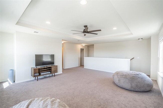 Building Photo - 547 Saturnia Dr