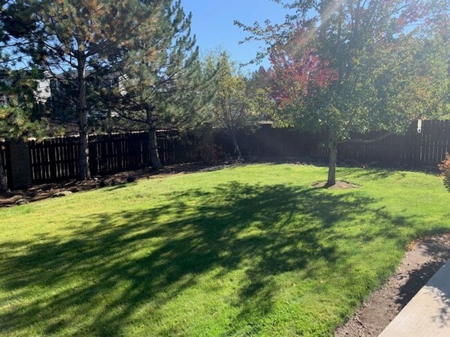 Building Photo - Leasing Special! 3 Bedroom House on Quarter Acre!