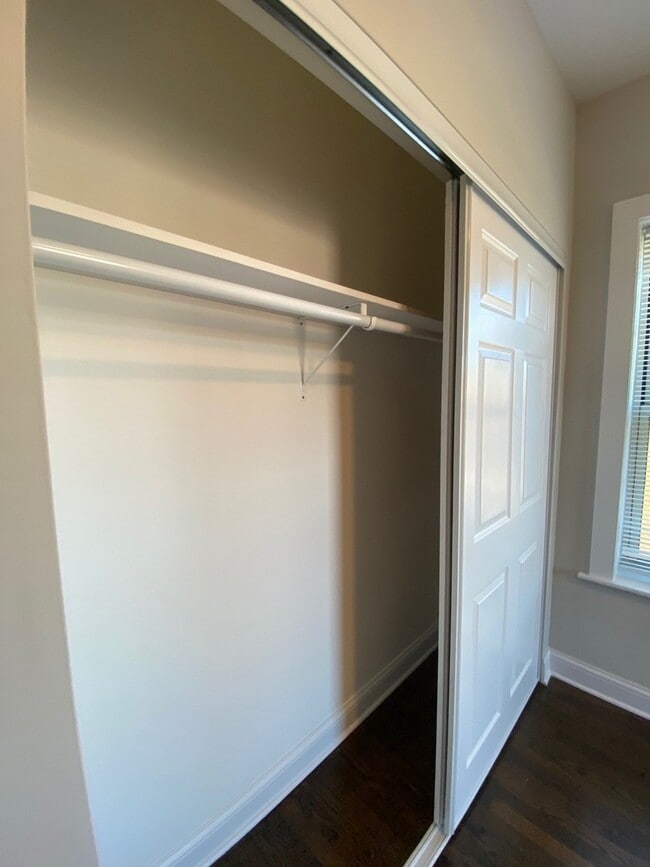 Building Photo - 730 Reba Pl