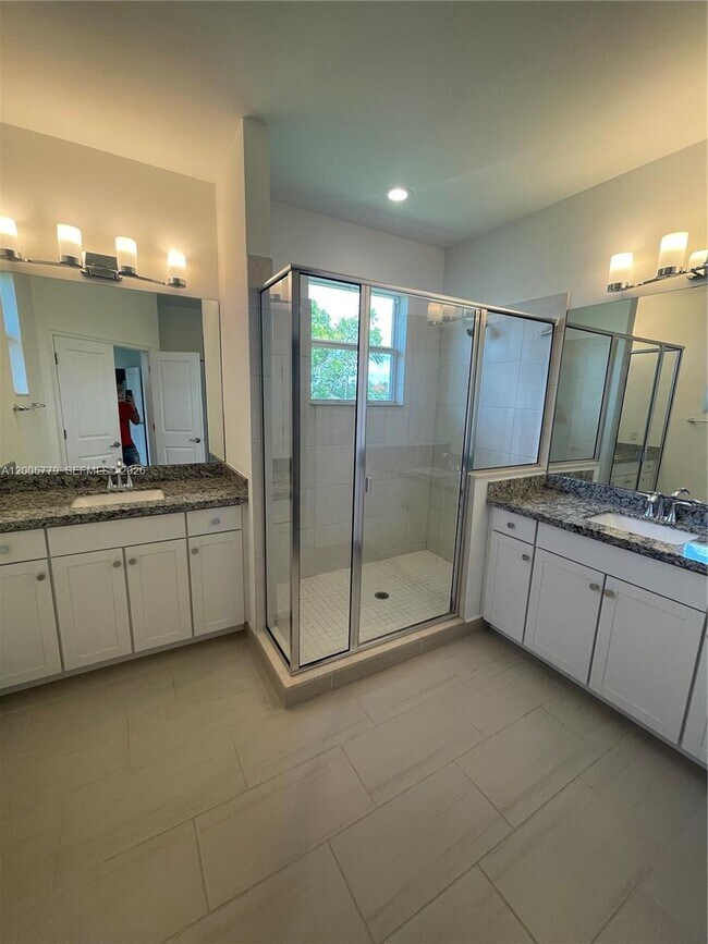 Building Photo - 9019 Kingsmoor Wy