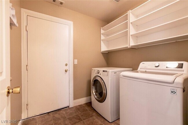 Building Photo - 2295 Dakota Sky Ct