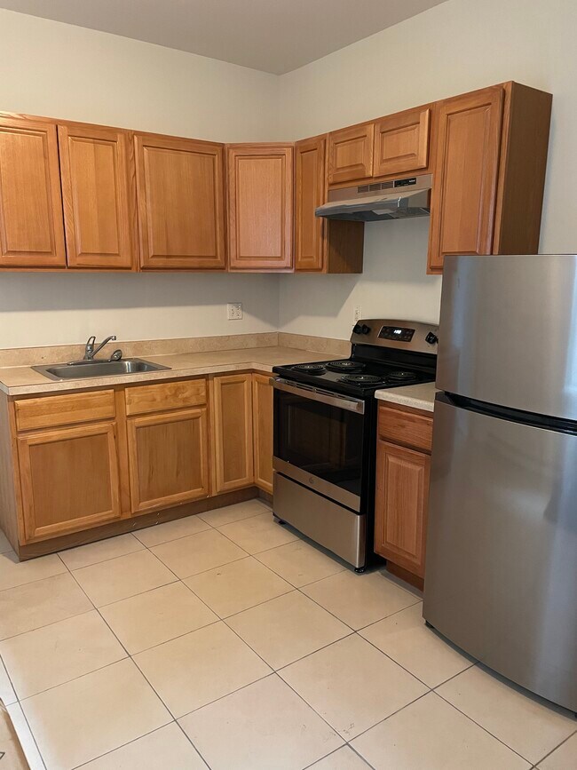 Building Photo - 1831 Fontain St