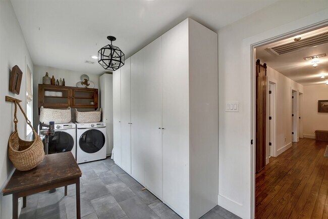 Building Photo - 507 Mason St