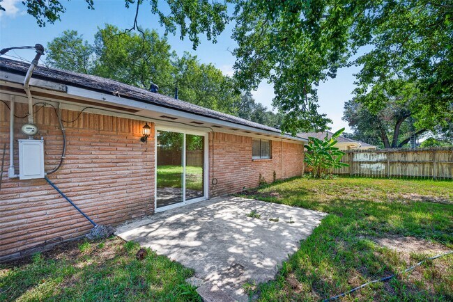 Building Photo - 7607 Tanager St