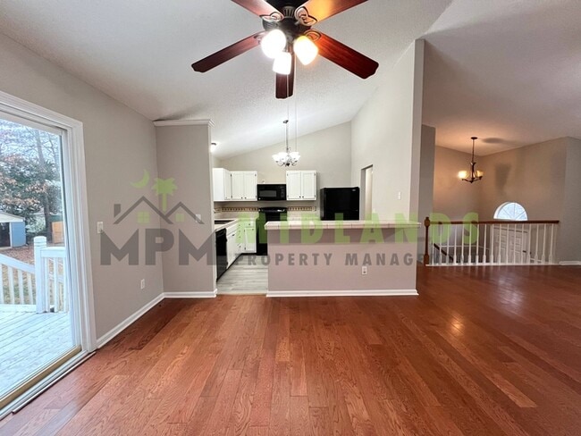 Building Photo - 844 Bentley Dr