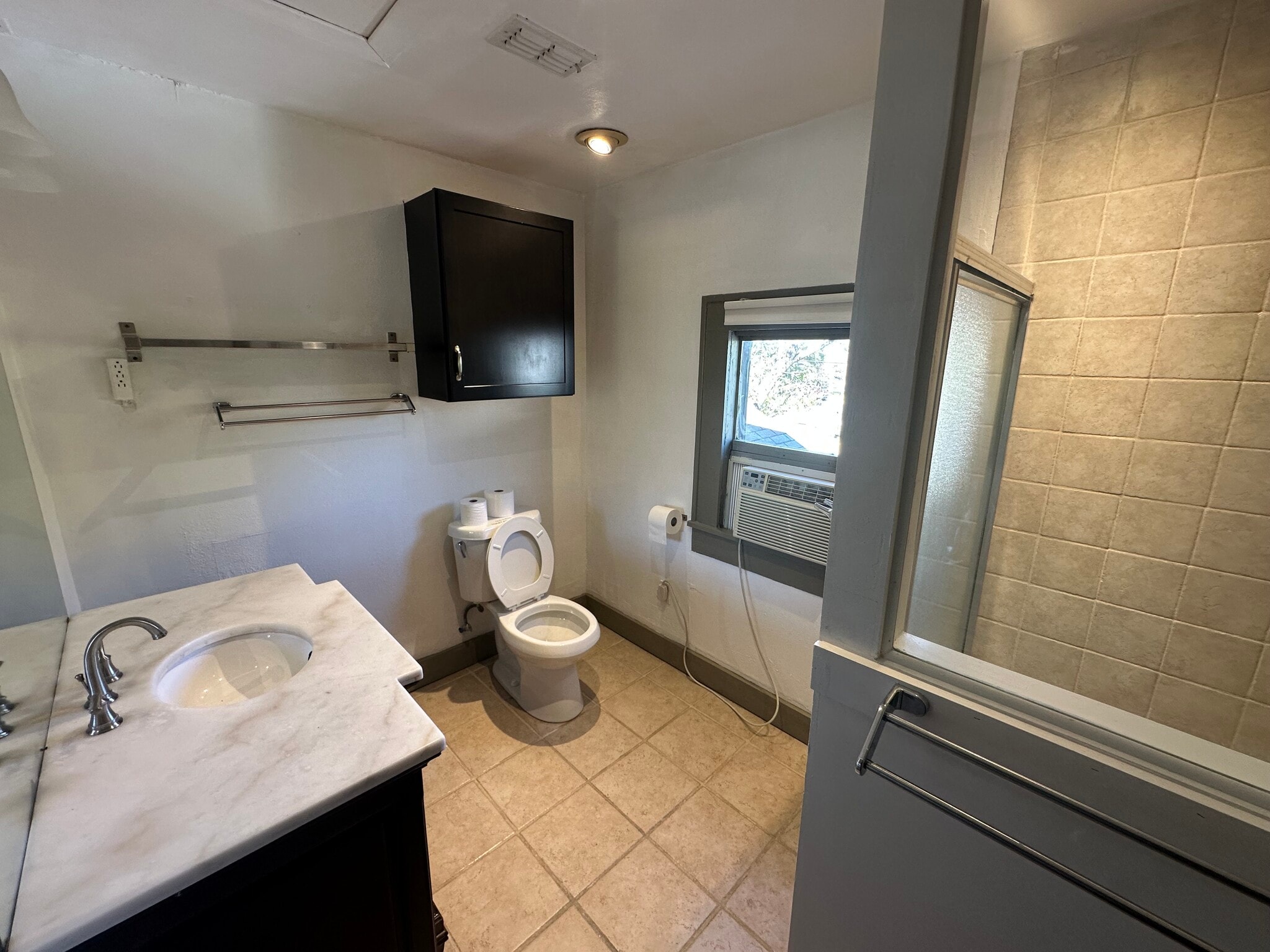 Bath - 1822 W 35th St