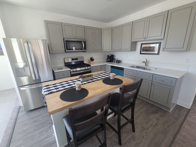 Building Photo - 1957 Harrison Ave