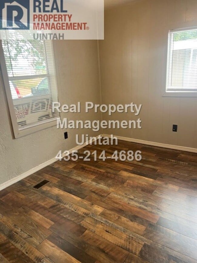 Building Photo - 418 E 100 N