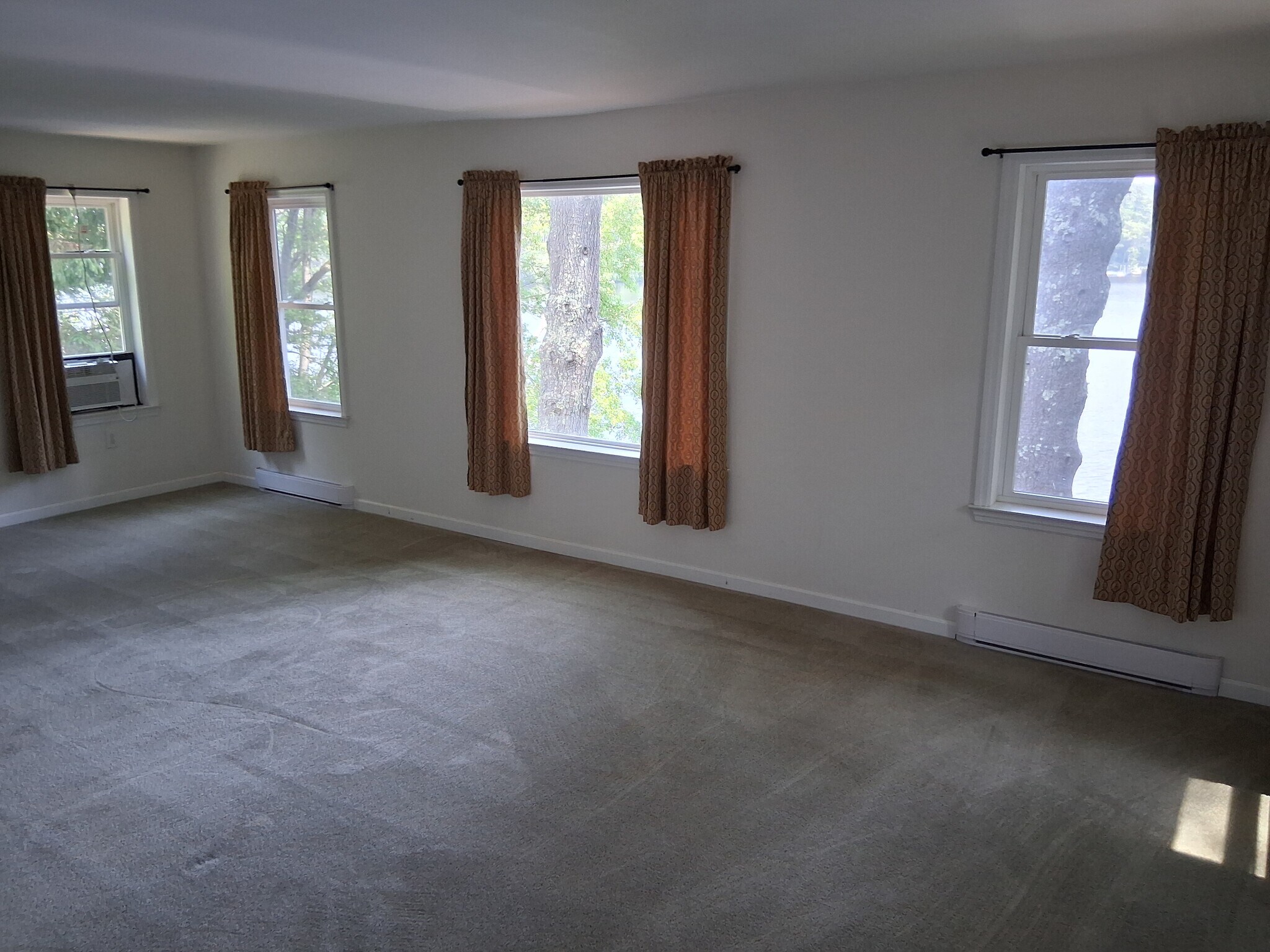 Building Photo - 40 Brooks Pond Rd