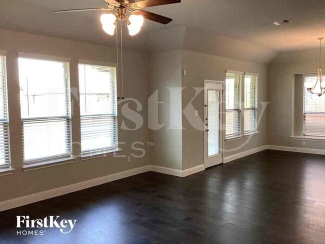Building Photo - 111 Balsam Dr