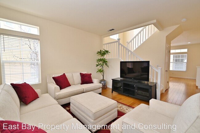 Building Photo - 3 br, 2.5 bath House - 3574 Fitzsimmons Cmn