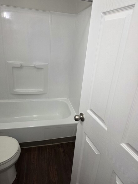 Building Photo - 487 Catalina Dr