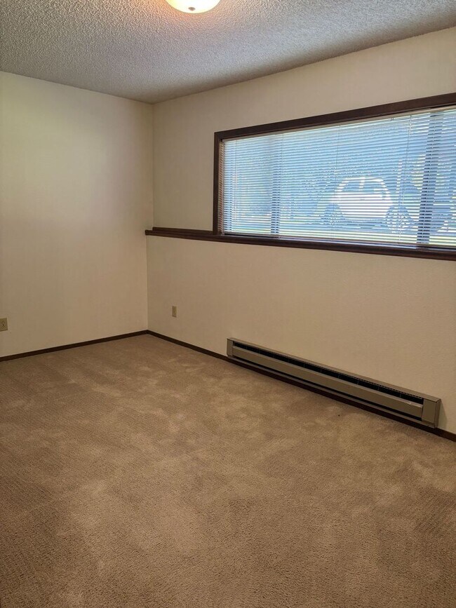 Building Photo - Cute 2 bed 1.5 bath - close to MSU & downtown Bozeman!