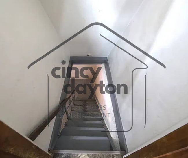 Building Photo - 1654 Suman Ave