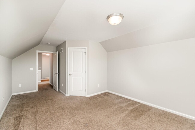 Building Photo - 444 Lost Creek Dr