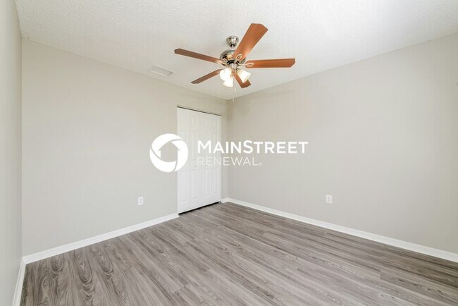 Building Photo - 4 Bedroom Pet-Friendly Home in Brandon, FL with Main Street Renewal