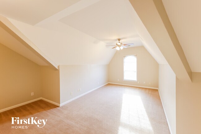 Building Photo - 125 Charleston Way