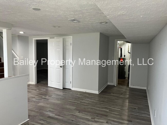 Building Photo - 5710 Barrett Ln