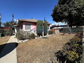 Building Photo - 5009 W 101st St