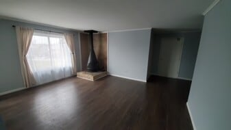 Building Photo - 6135 Knoll Wood Rd