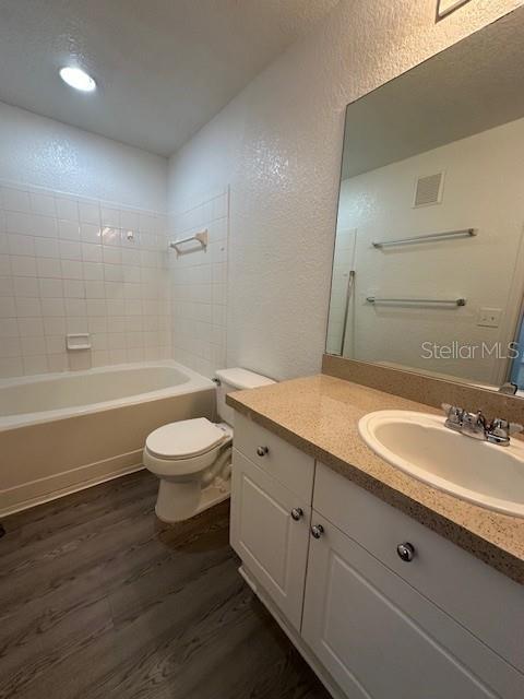 Building Photo - 18001 Richmond Pl Dr