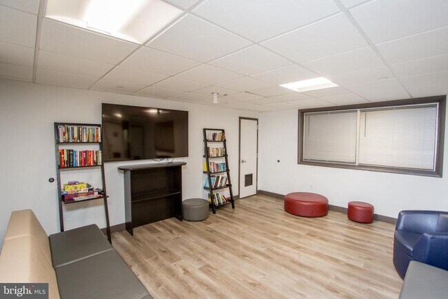 Building Photo - 2101 Chestnut St