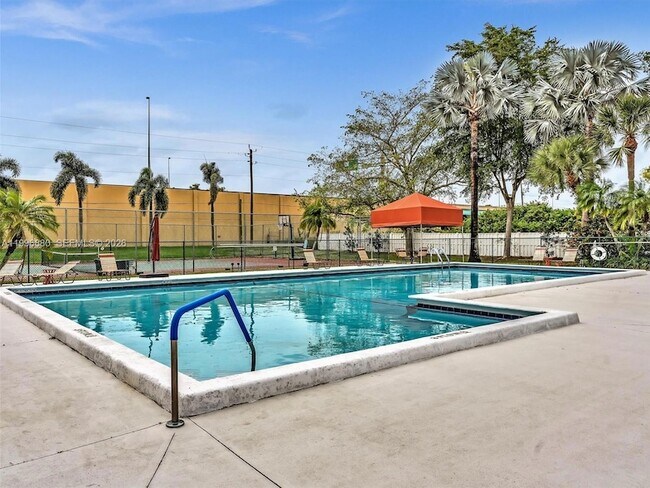 Building Photo - 15212 W Tranquility Lake Dr