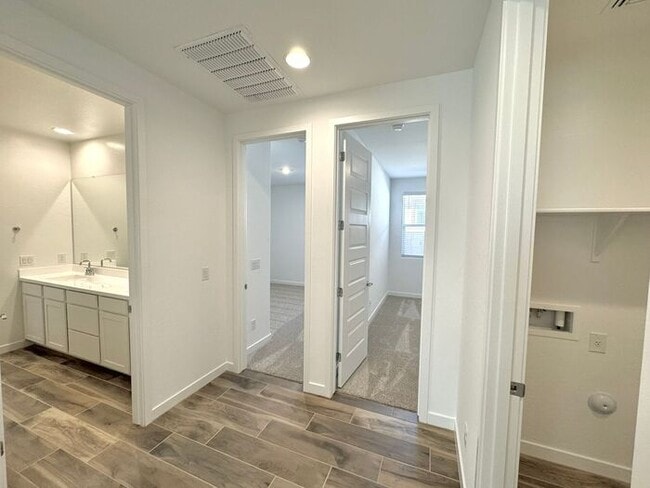 Building Photo - MOVE IN READY! New 5-Bedroom Home in Goody...